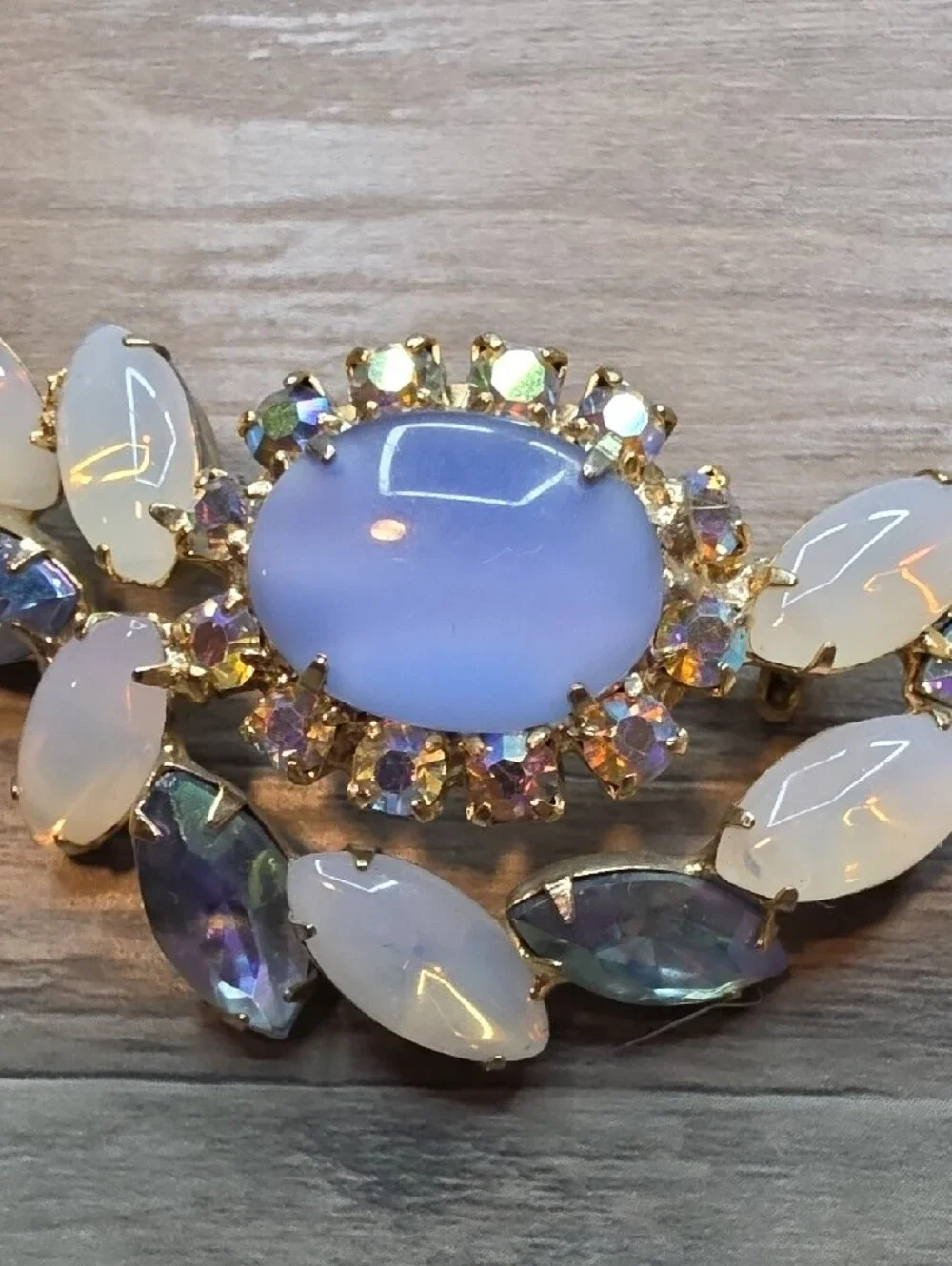 N/A charming opalescent